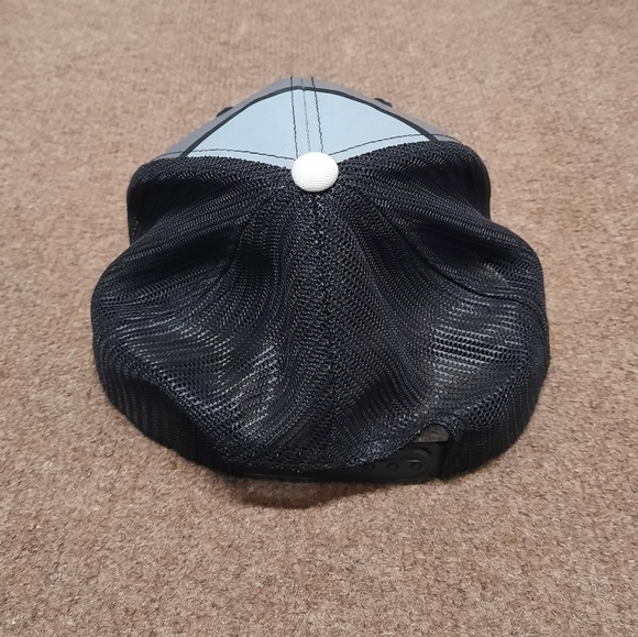 Travis Mathew Men's Golf Stripe Hat Cap Snapback - Picture 2 of 4